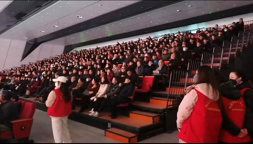 伸縮看臺座椅的結(jié)構優(yōu)化：如何提高承重與穩(wěn)定性？