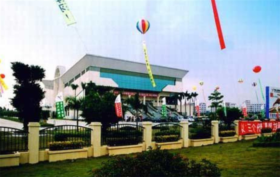 大朗體育館看臺(tái)座椅升級(jí)翻新